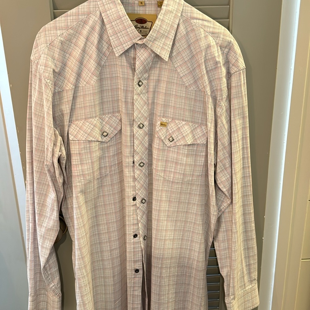 Men’s buttoned down shirt